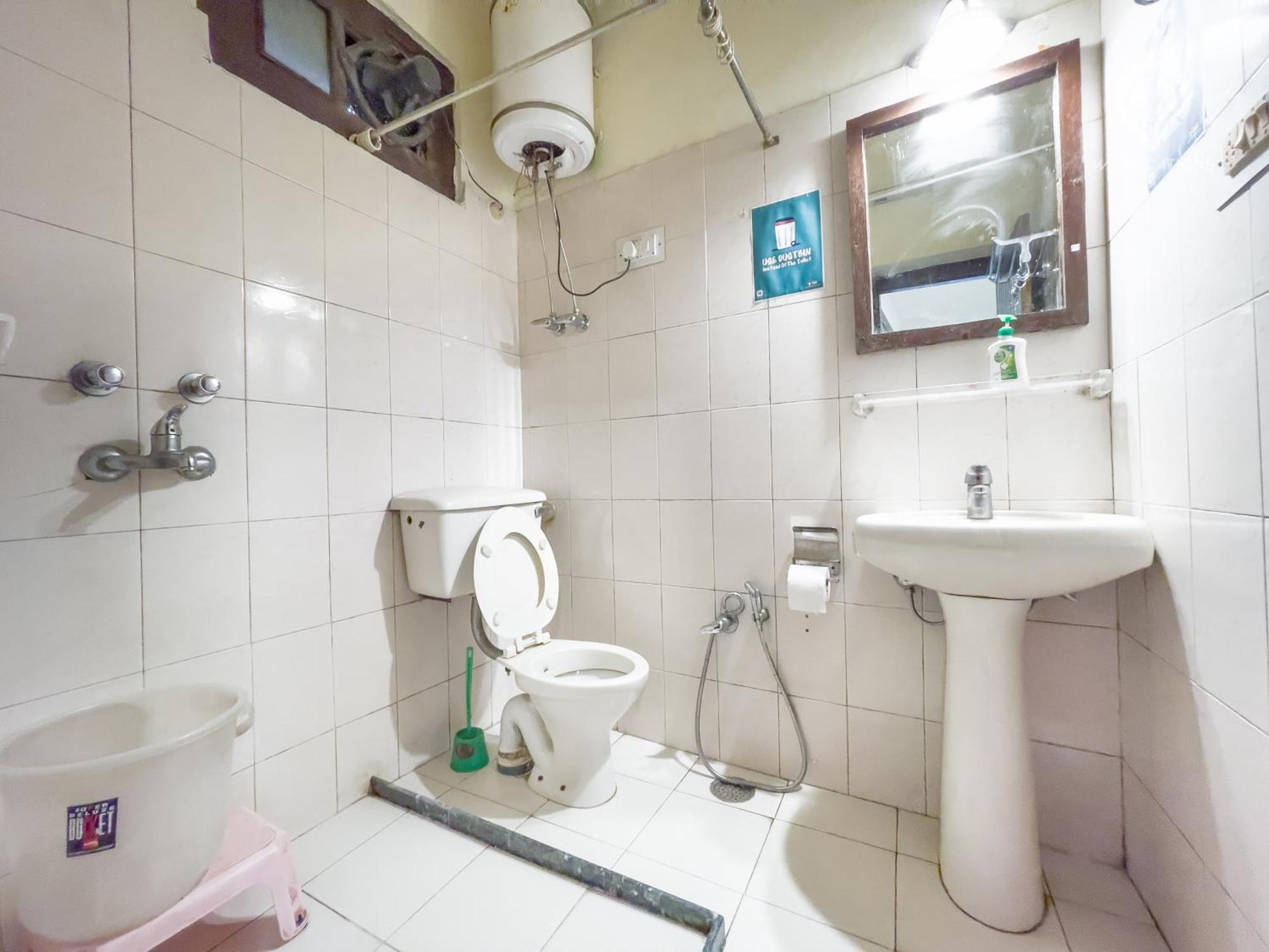 Dormigo Hostel Manāli Екстериор снимка