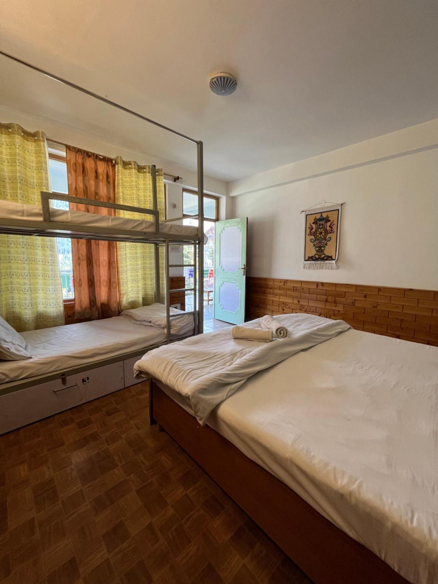Dormigo Hostel Manāli Екстериор снимка