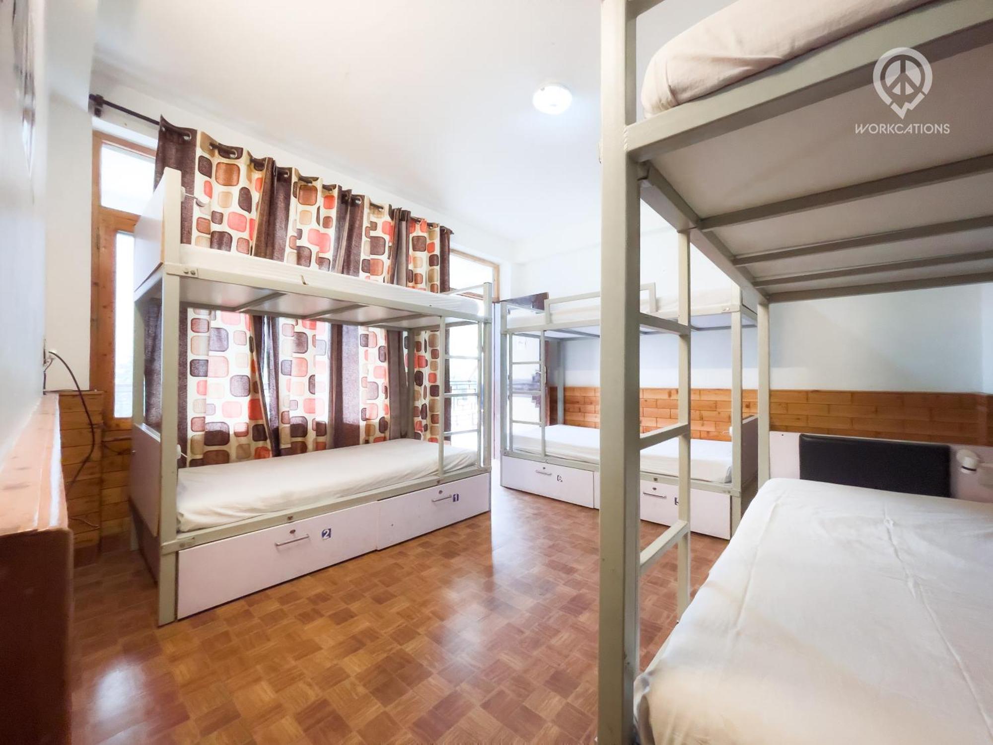 Dormigo Hostel Manāli Екстериор снимка