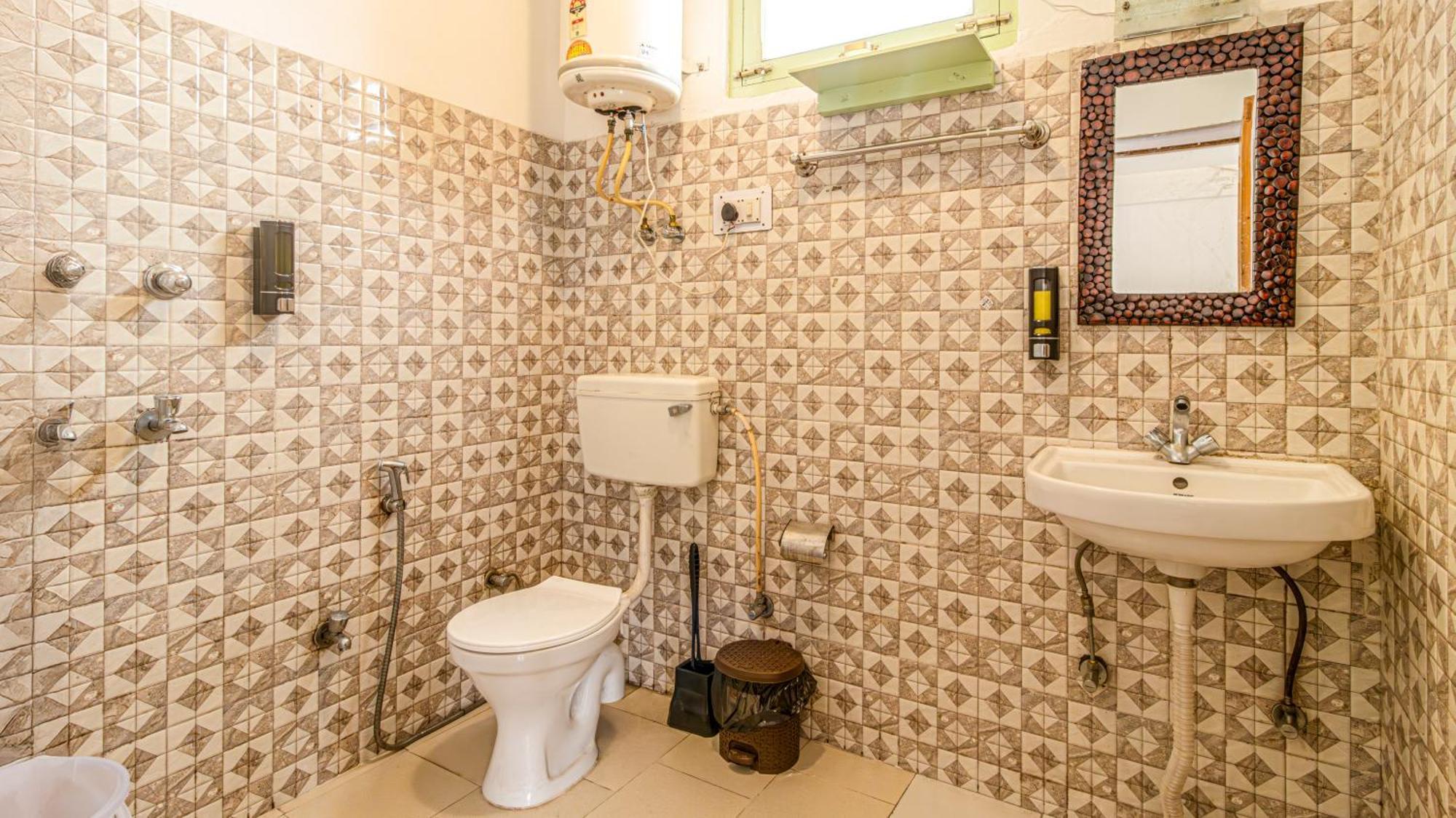 Dormigo Hostel Manāli Екстериор снимка